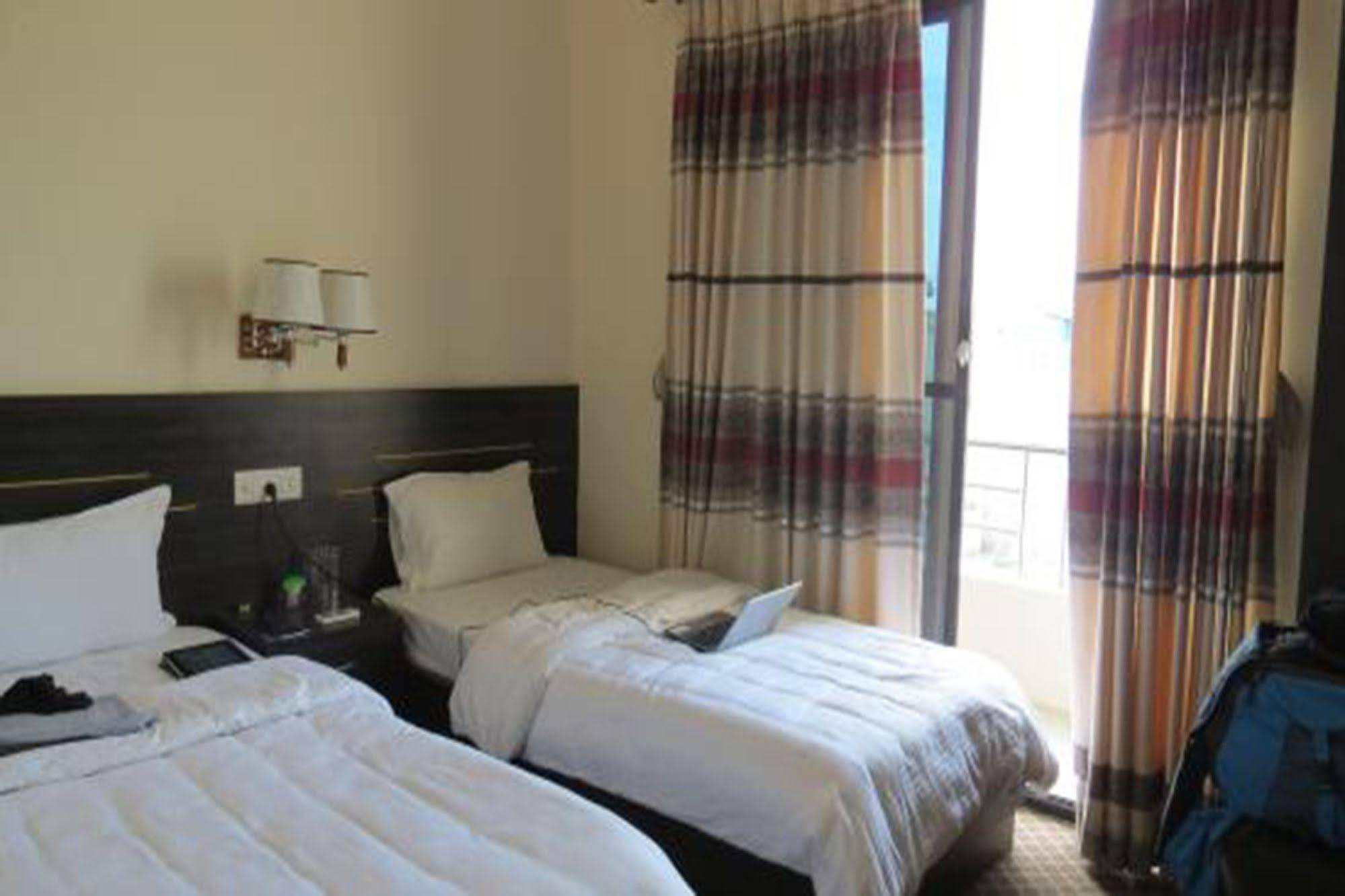 Mirage Inn Rummindei Eksteriør billede